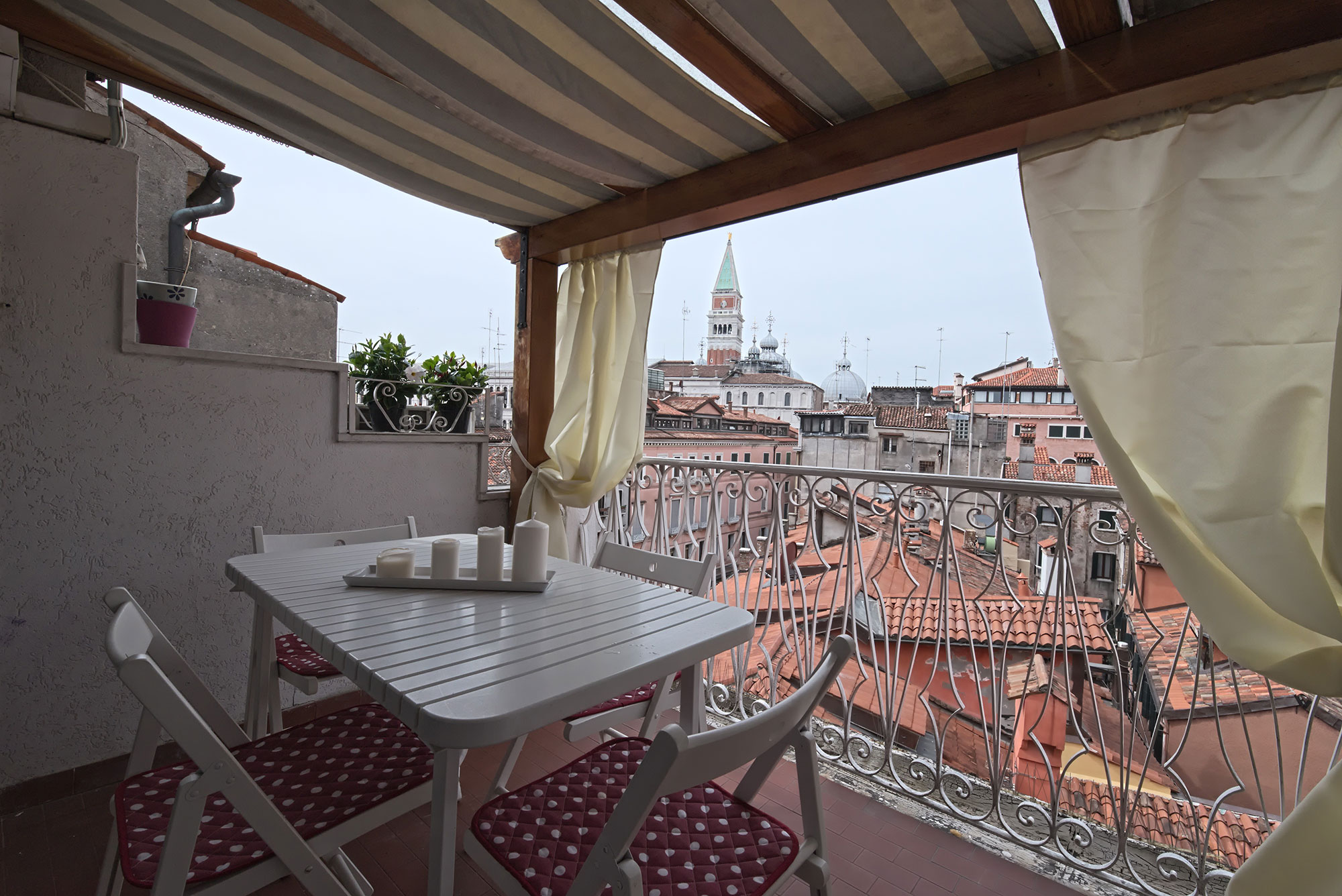 Residenza Tiziana Venezia - Terrazzo con vista su San Marco | Passepartout Group